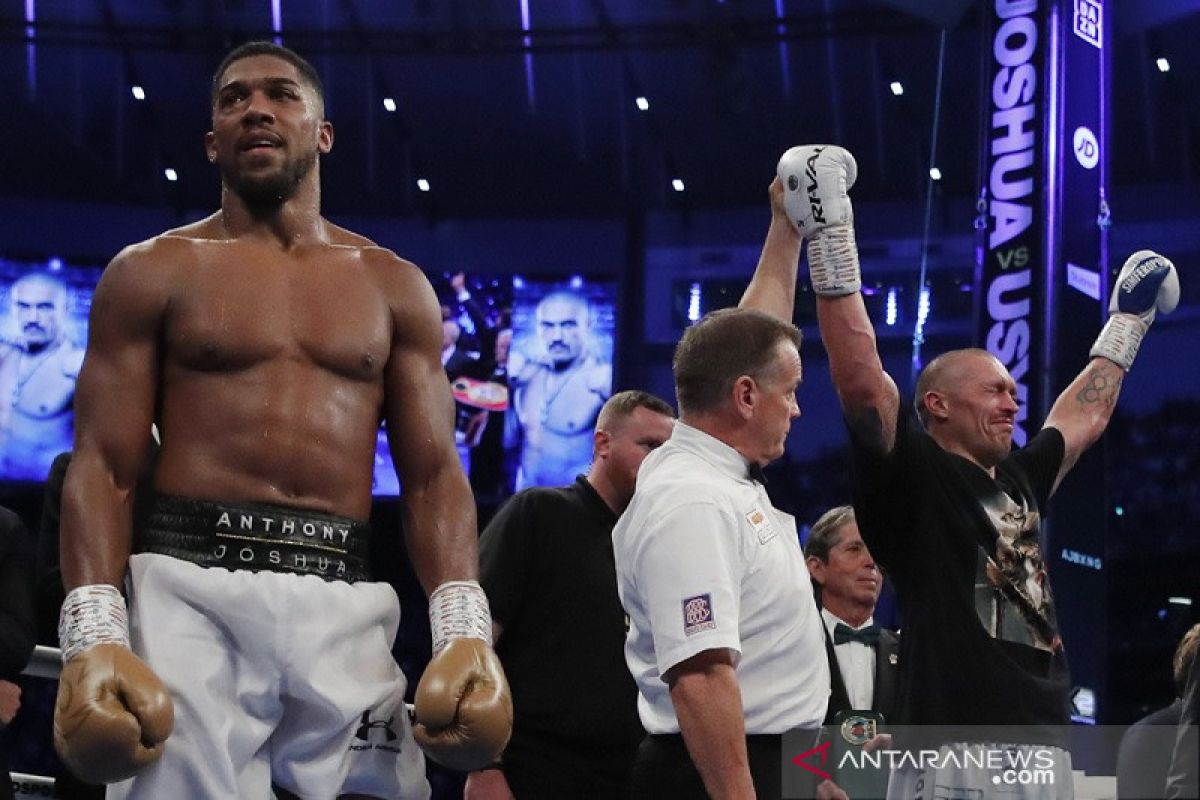 Oleksandr Usyk rebut sabuk juara kelas berat dari Anthony Joshua