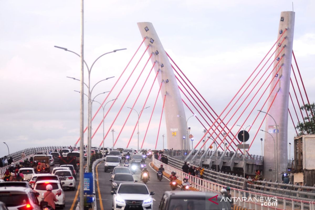 Jembatan Sei Alalak jadi kebanggaan baru bagi warga Kalsel