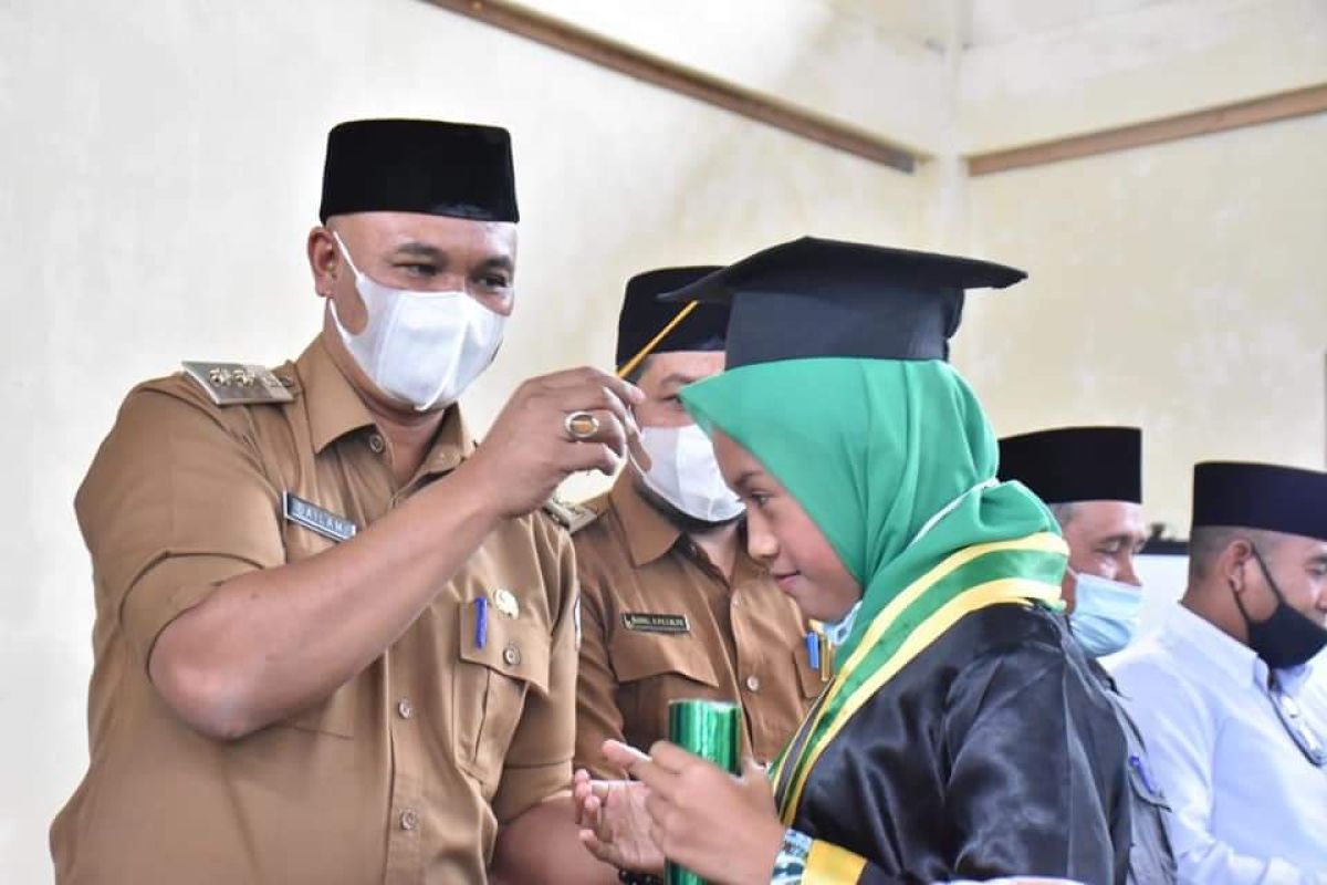 Hadiri wisuda santri, ini pesan Plt Bupati Bener Meriah