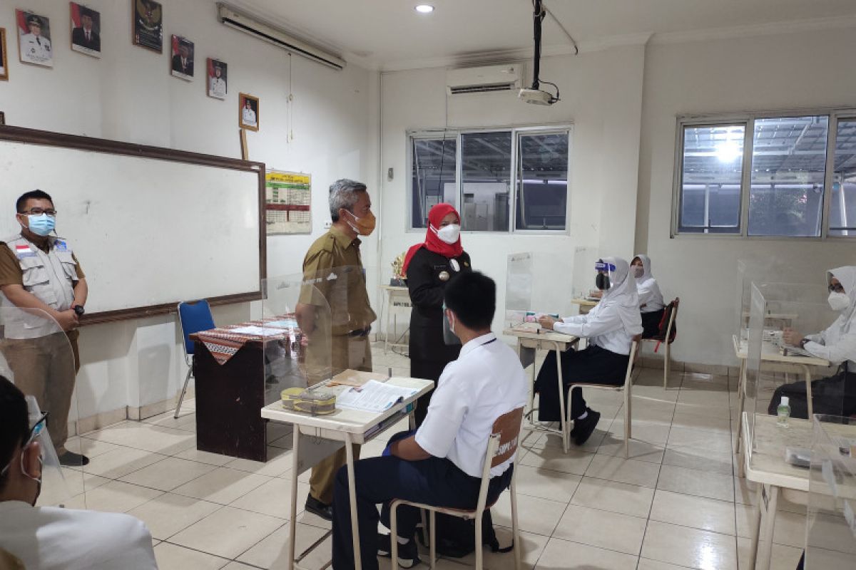 Pemkot Bandarlampung tambah sekolah untuk uji coba PTM