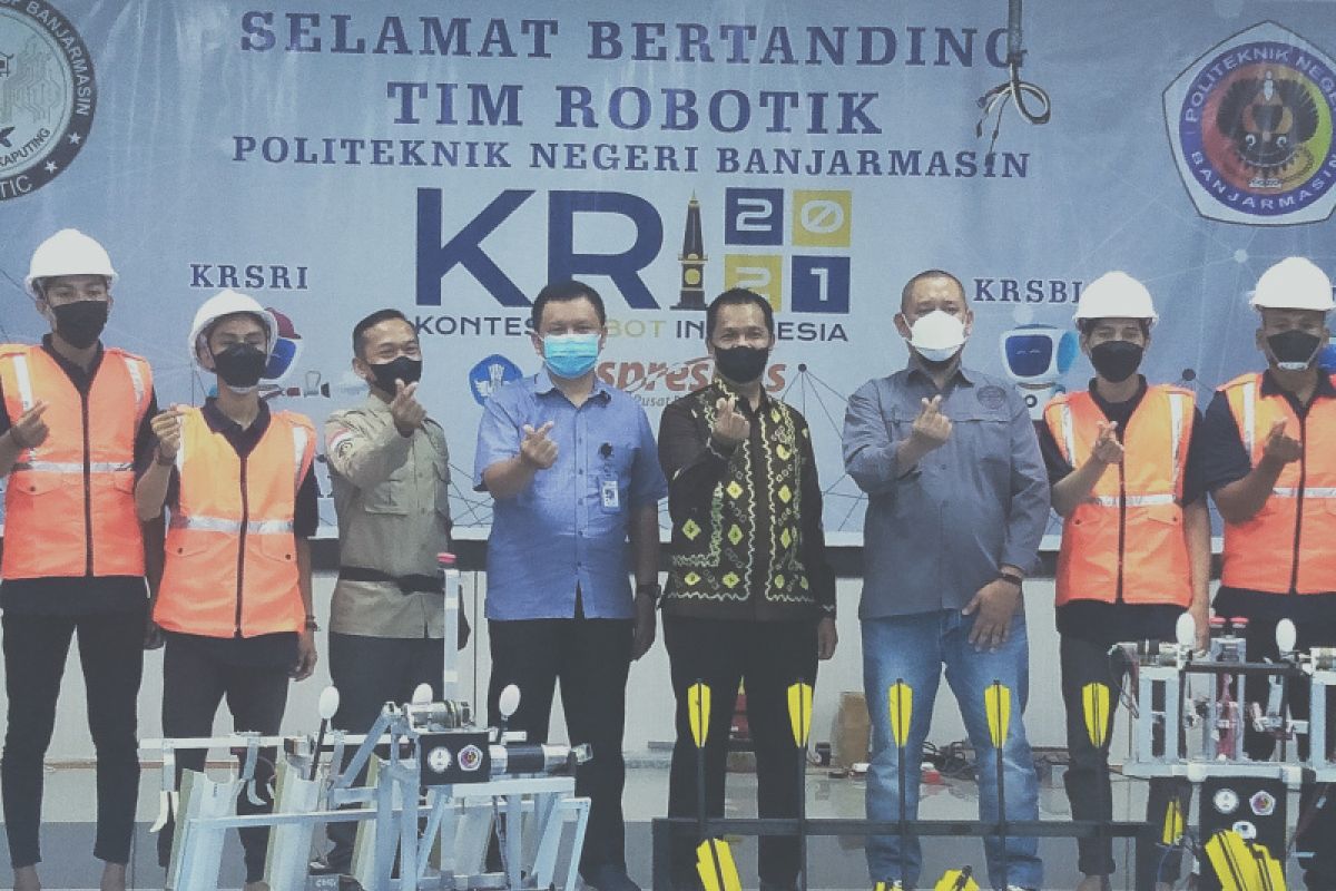 Politeknik Negeri Banjarmasin turunkan empat robot di kontes robot Indonesia 2021