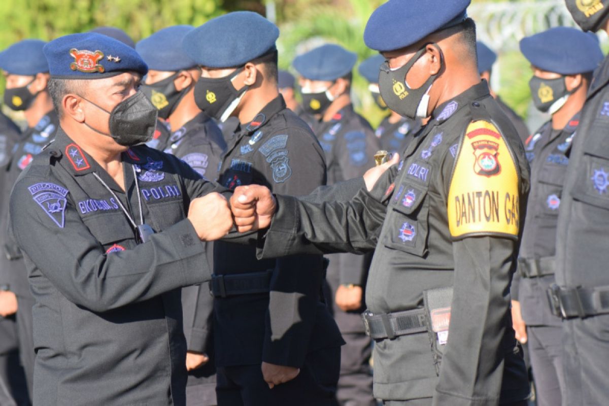 Polda Sulbar berangkatkan 100 personel Brimob bantu pengamanan PON Papua