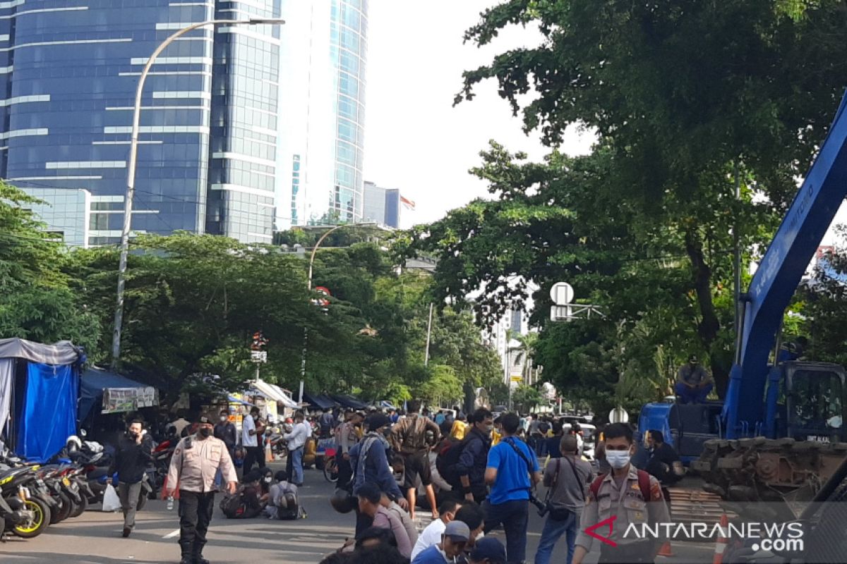 Massa demo BEM Seluruh Indonesia bubarkan diri usai sampaikan aspirasi