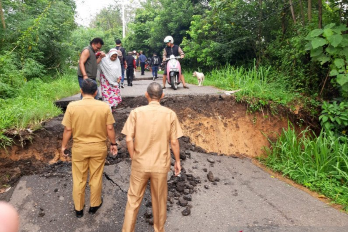 Tiga kecamatan di Ogan Komering Ulu menghadapi risiko bencana tanah longsor