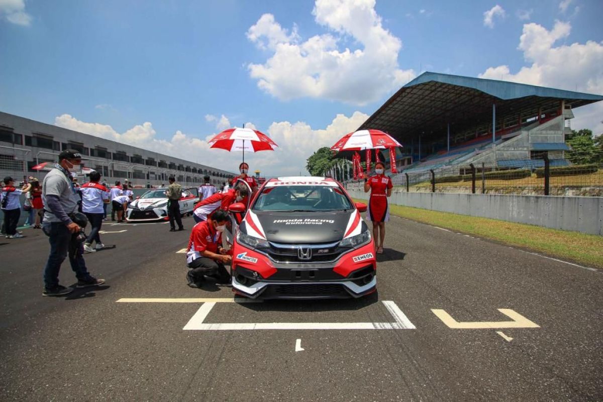 Alvin Bahar dari Honda masih  puncaki klasemen ITCR Max 2021