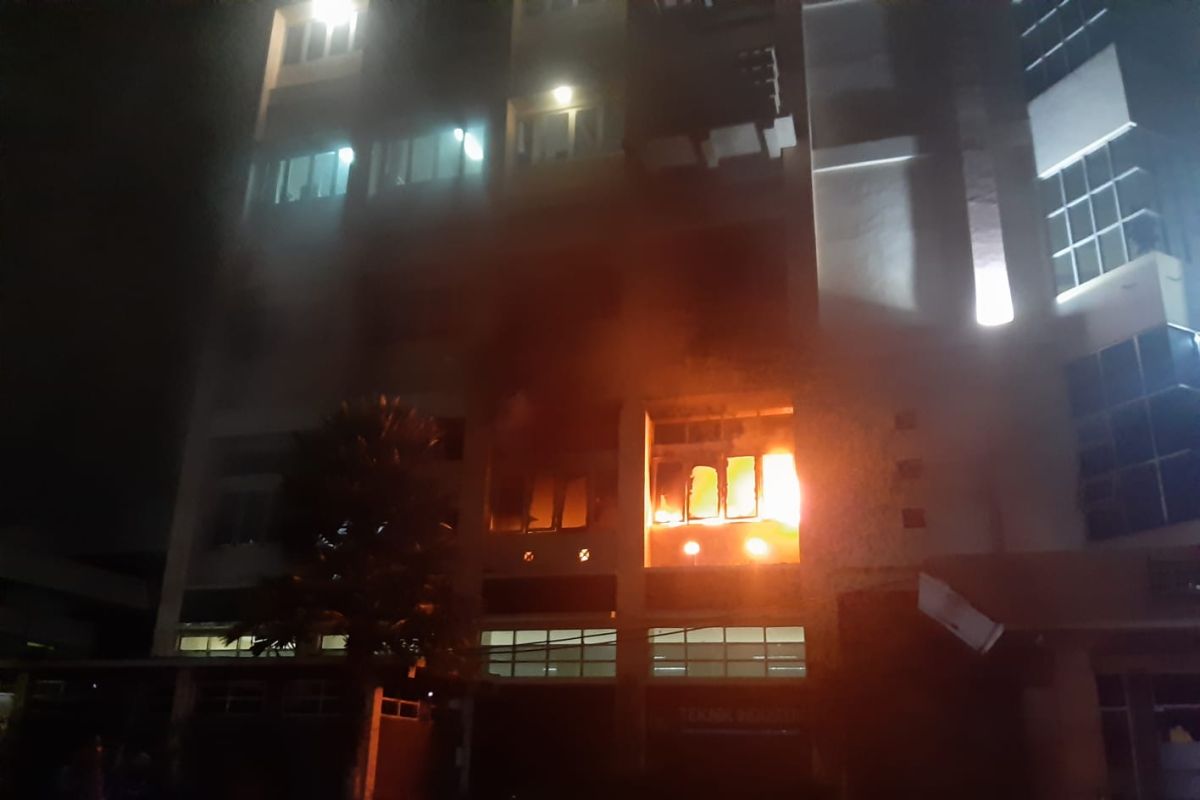 Ruang laboratorium manufaktur Teknik Industri FT UB Malang terbakar