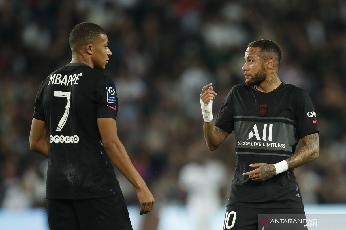 Pelatih PSG bantah adanya perseteruan antara Mbappe dan Neymar