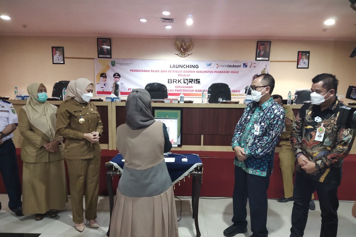 Bupati bangga Inhu pertama gunakan QRIS di Riau dan Sumatera