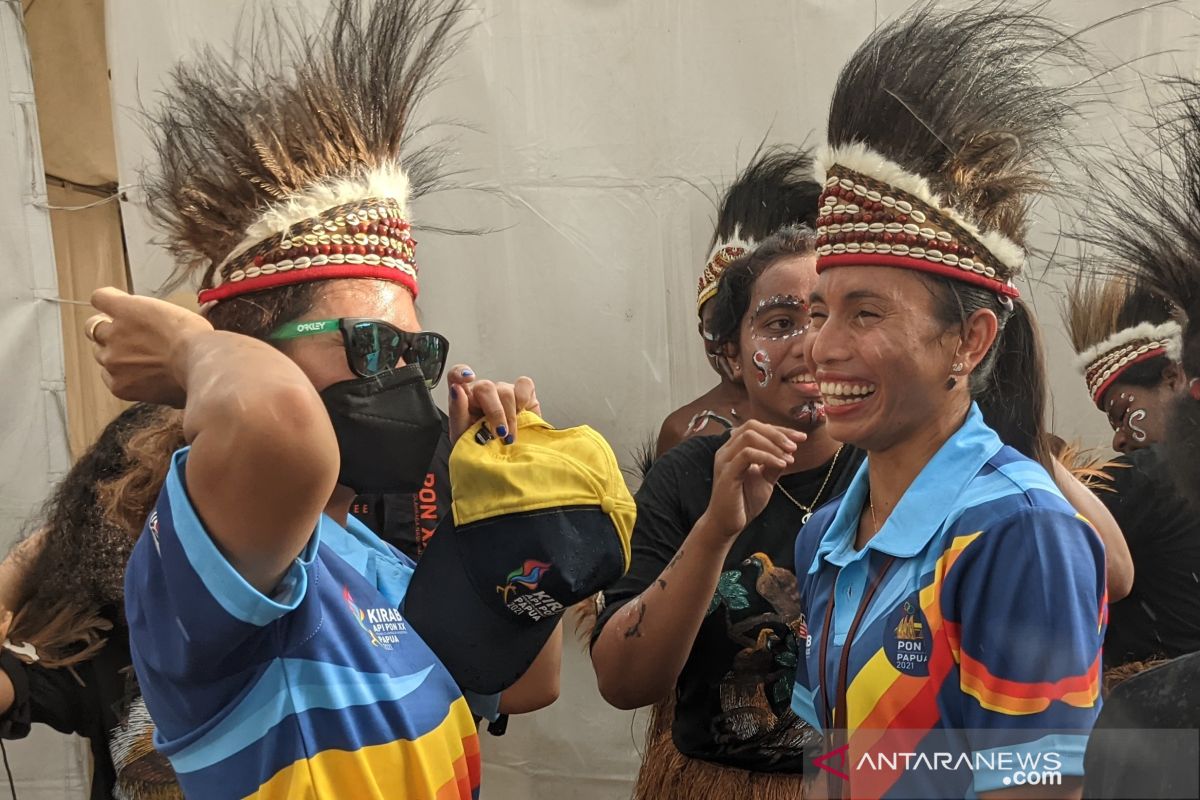 Maria Londa akui bangga bawa obor api PON XX Papua