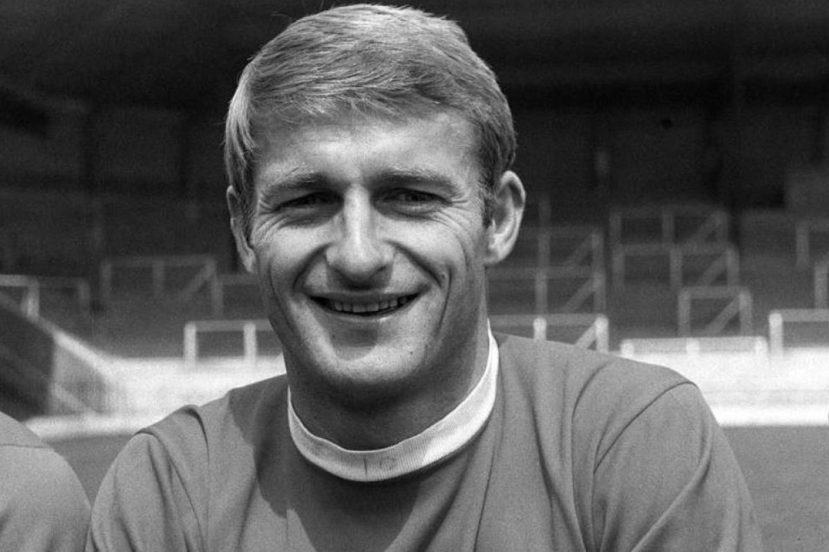 Legenda Liverpool Roger Hunt tutup usia