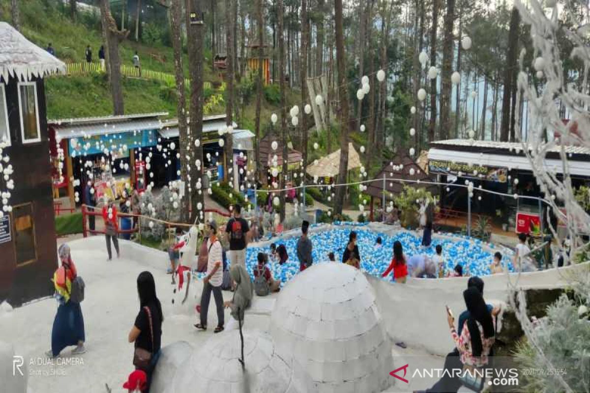 Pengunjung di The Lawu Park Tawangmangu meningkat 30 persen