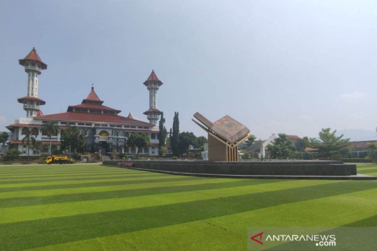 Taman Alun-alun Cianjur dibuka setelah target vaksinasi mencapai 50 persen