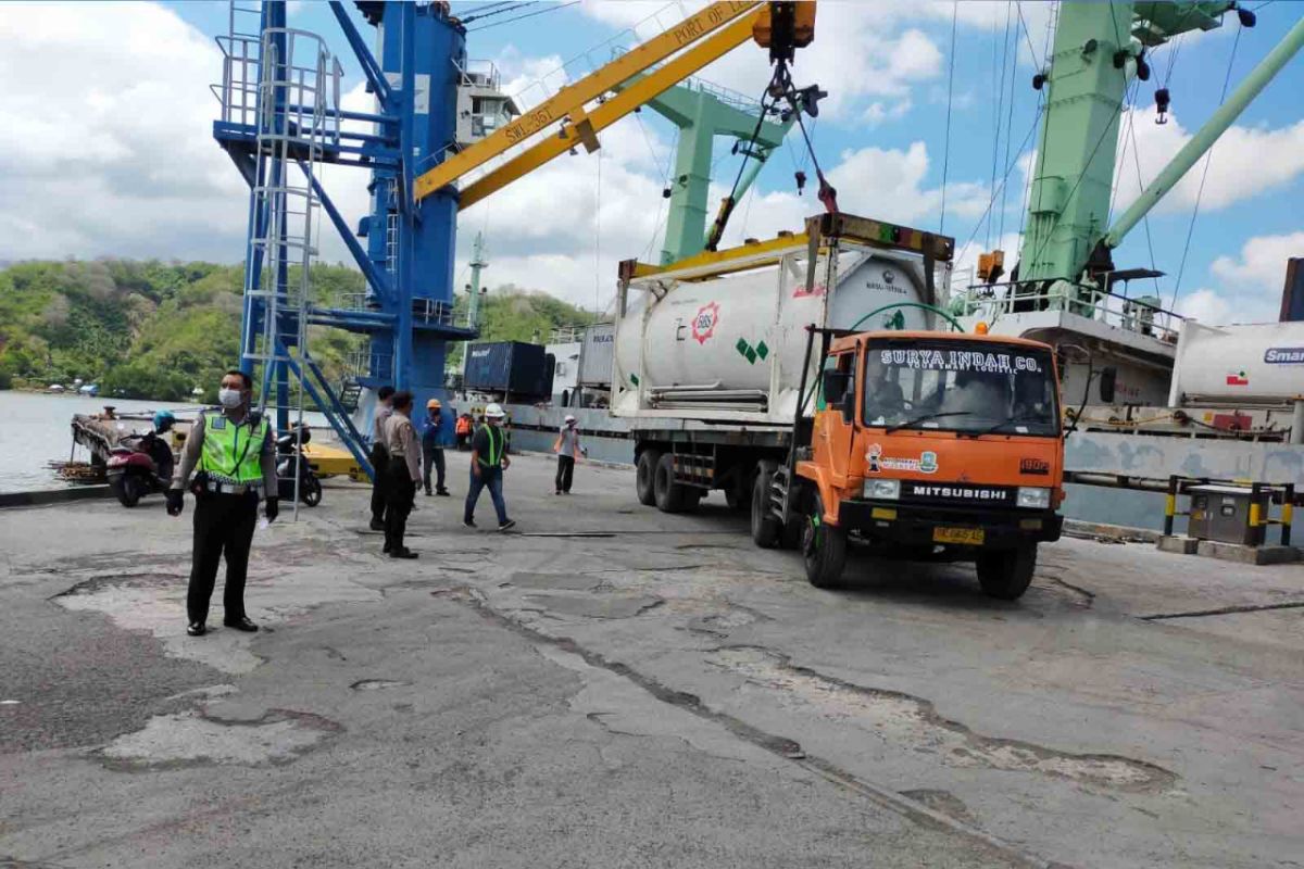 47 ton Liquid Oxygen tiba di Pelabuhan Lembar