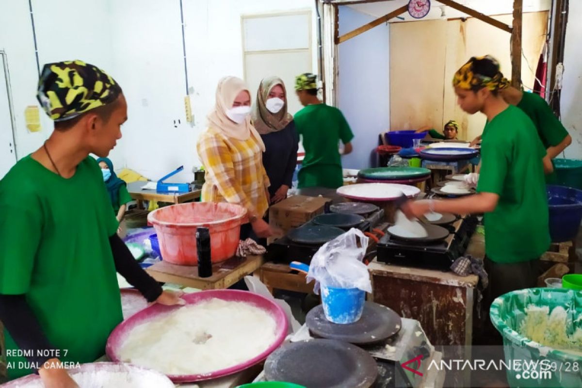 Tim Seleksi Kemenpora survei lapangan ke Kulit Lumpia Beruntung