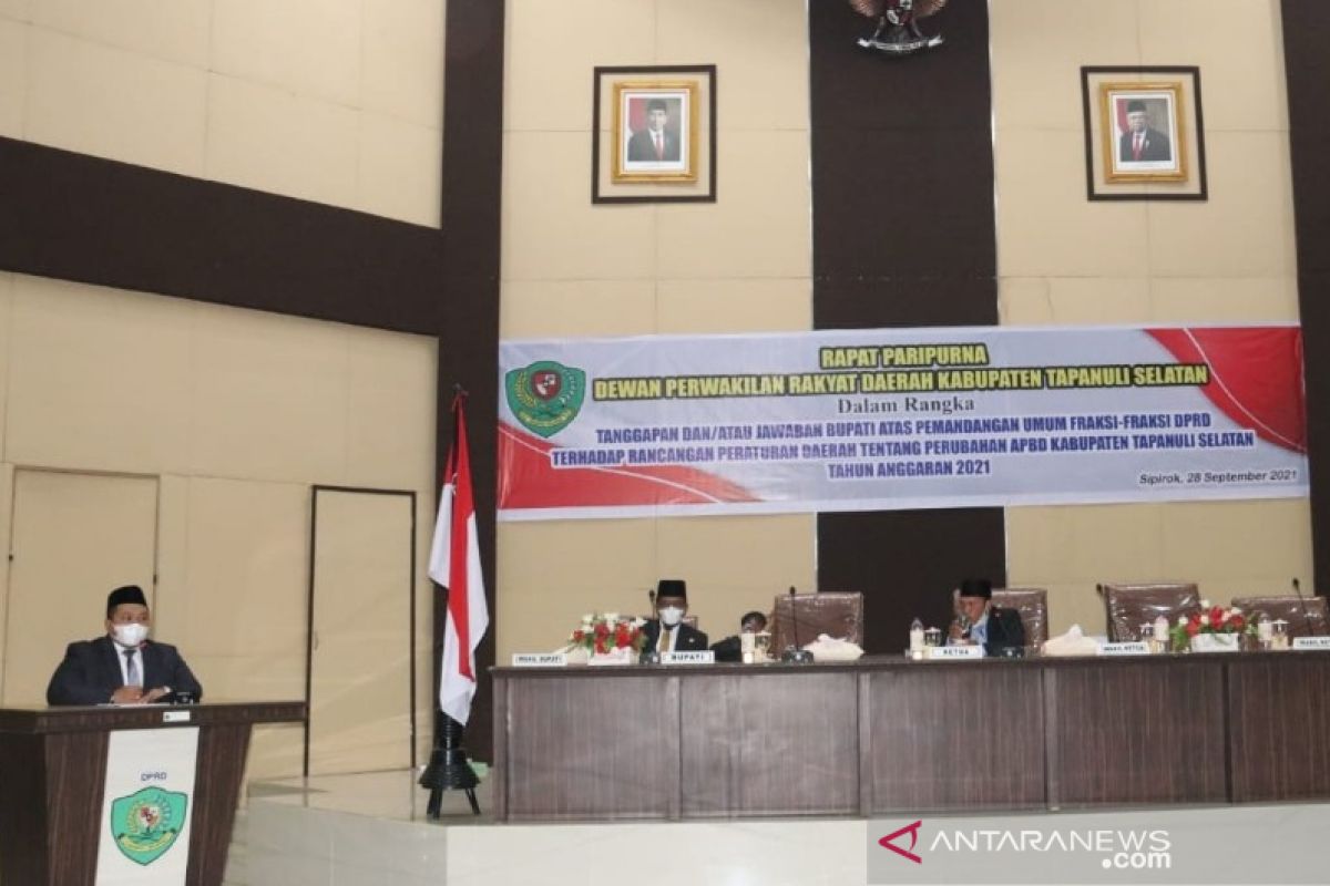 Bupati sampaikan nota keuangan Rancangan Perubahan APBD Tapsel 2021