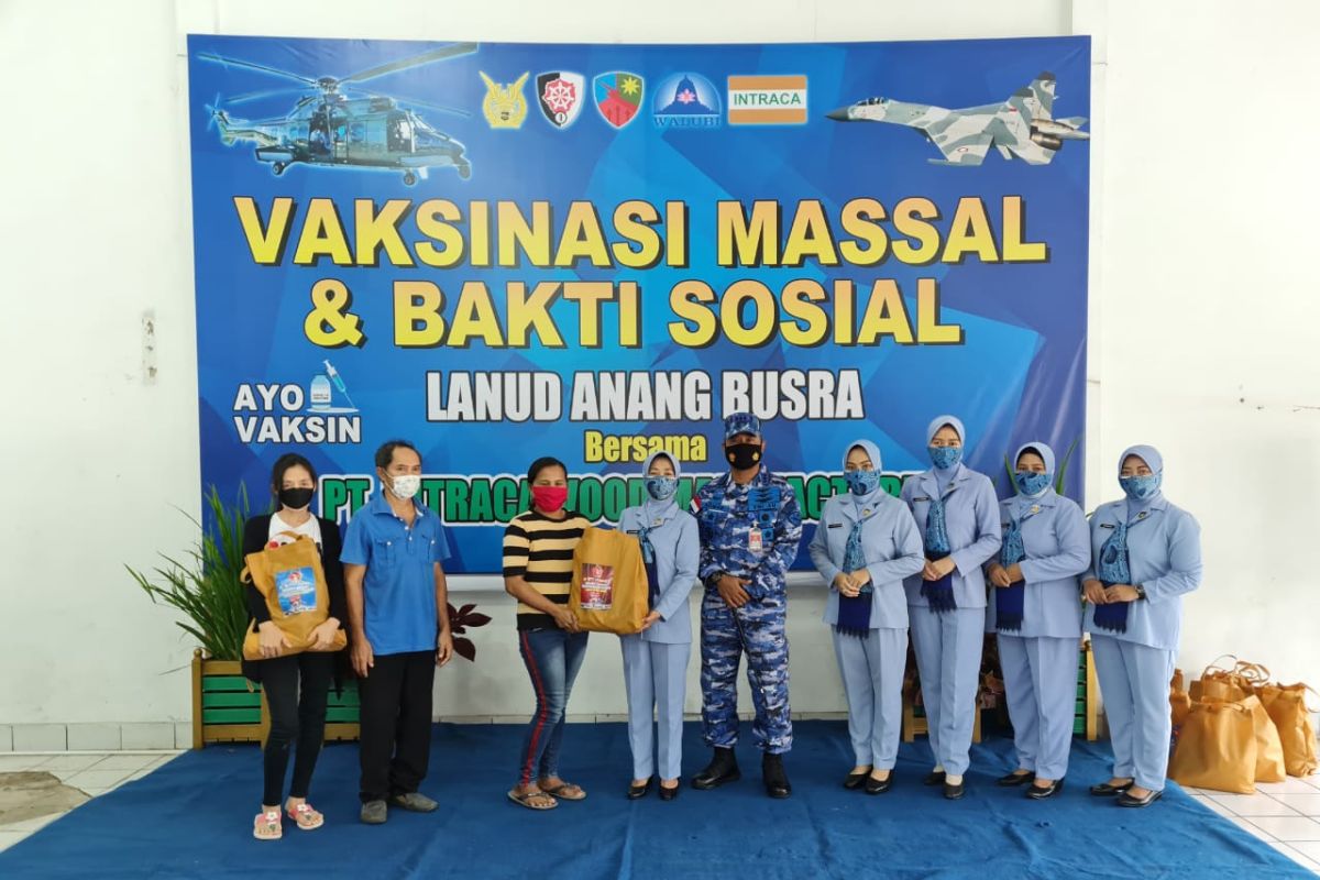 Vaksinasi Massal dan Bakti Sosial Lanud Anang Busra bersama PT. Intracawood