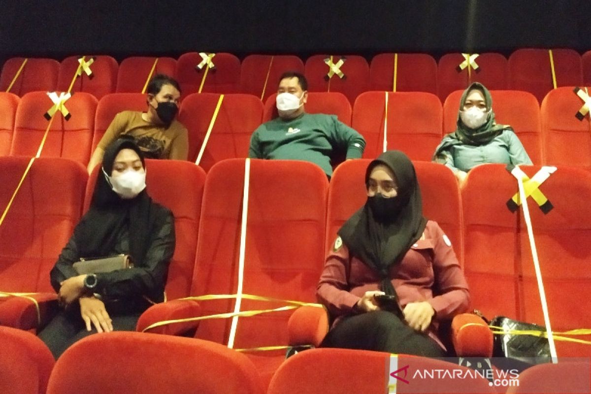 Penonton bioskop di Sampit belum ramai karena terkendala aturan vaksinasi