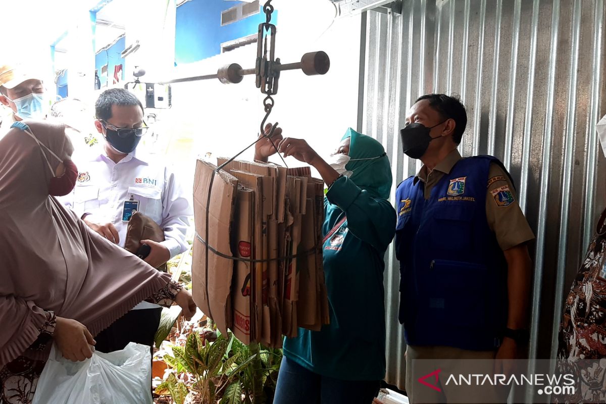 Pemkot Jaksel targetkan kurangi produksi sampah 300 ton per hari