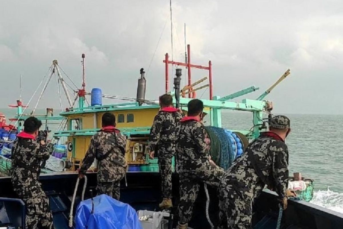 KKP tangkap kapal trawl berbendera Malaysia di Selat Malaka