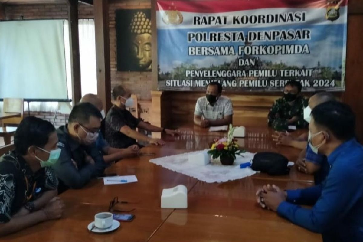 Kesbangpol Denpasar ajak TNI-Polri awasi Pemilu 2024