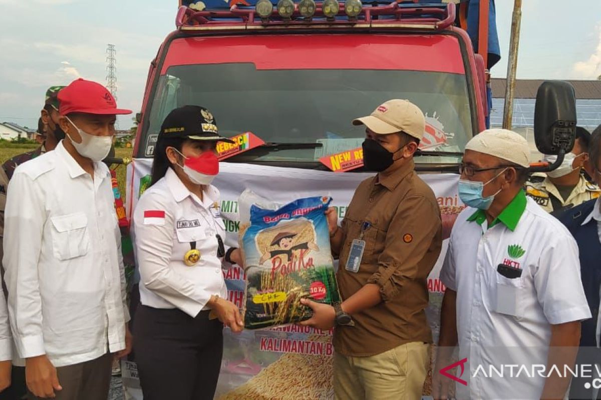 Pemkot Singkawang kirim 21 ton benih padi ke Kabupaten Landak