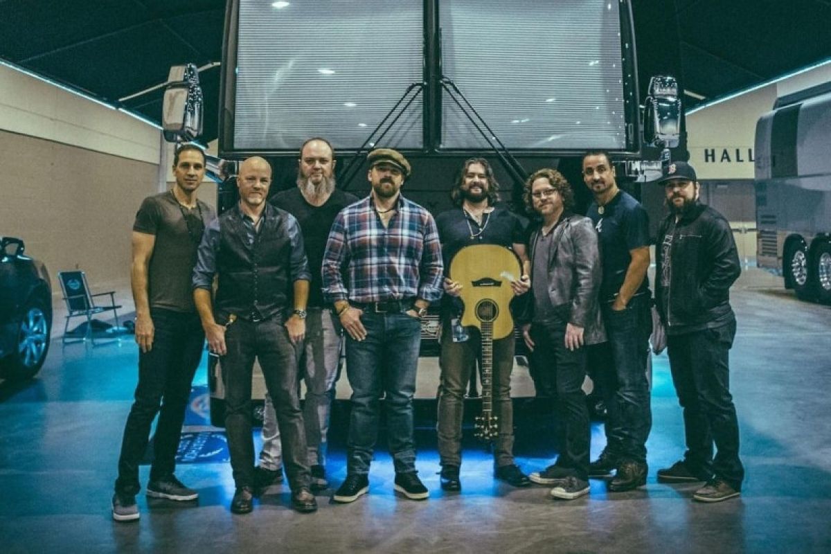 Zac Brown positif COVID-19, "The Comeback Tour" dibatalkan