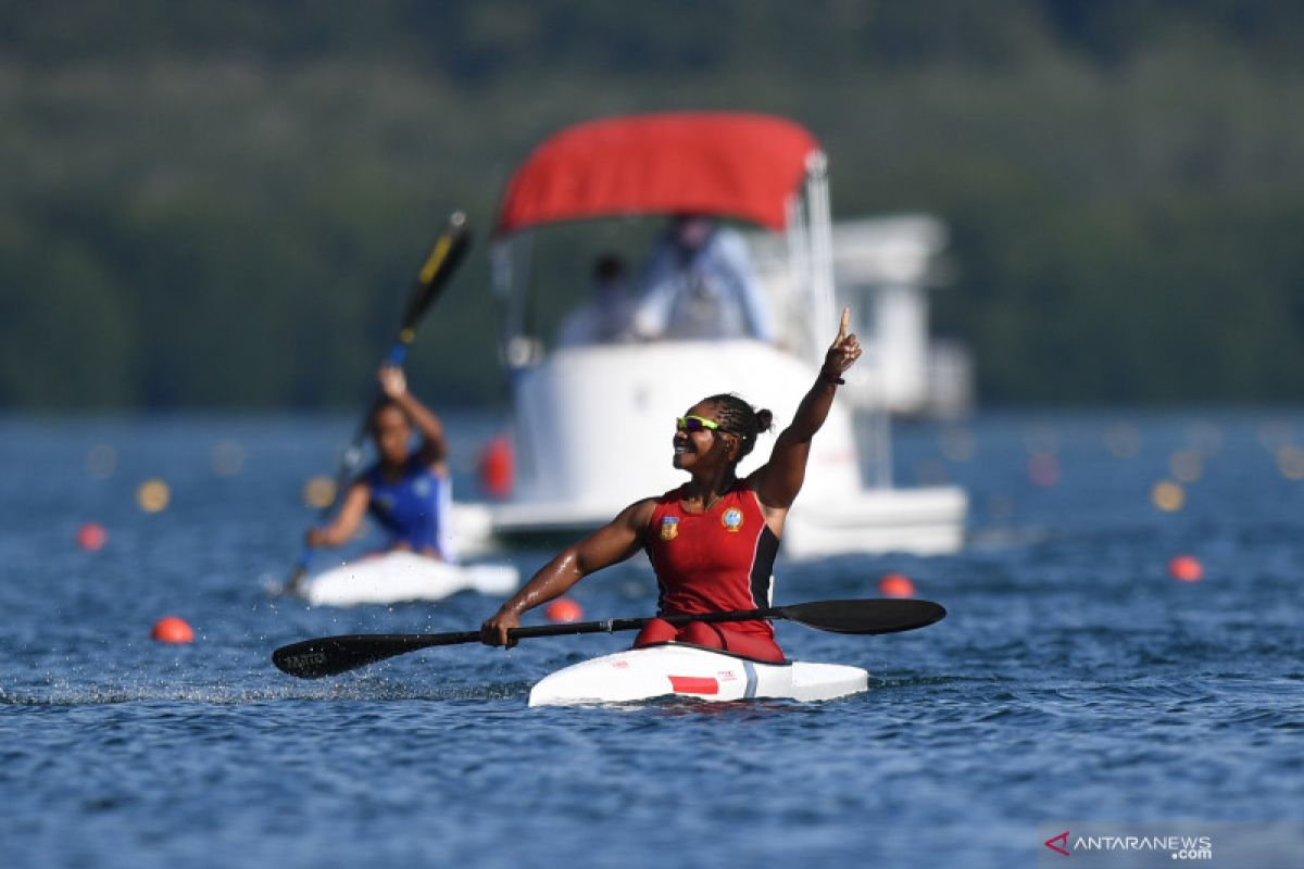 Mengarungi Danau Sentani untuk bersua orangtua atlet kebanggaan Papua