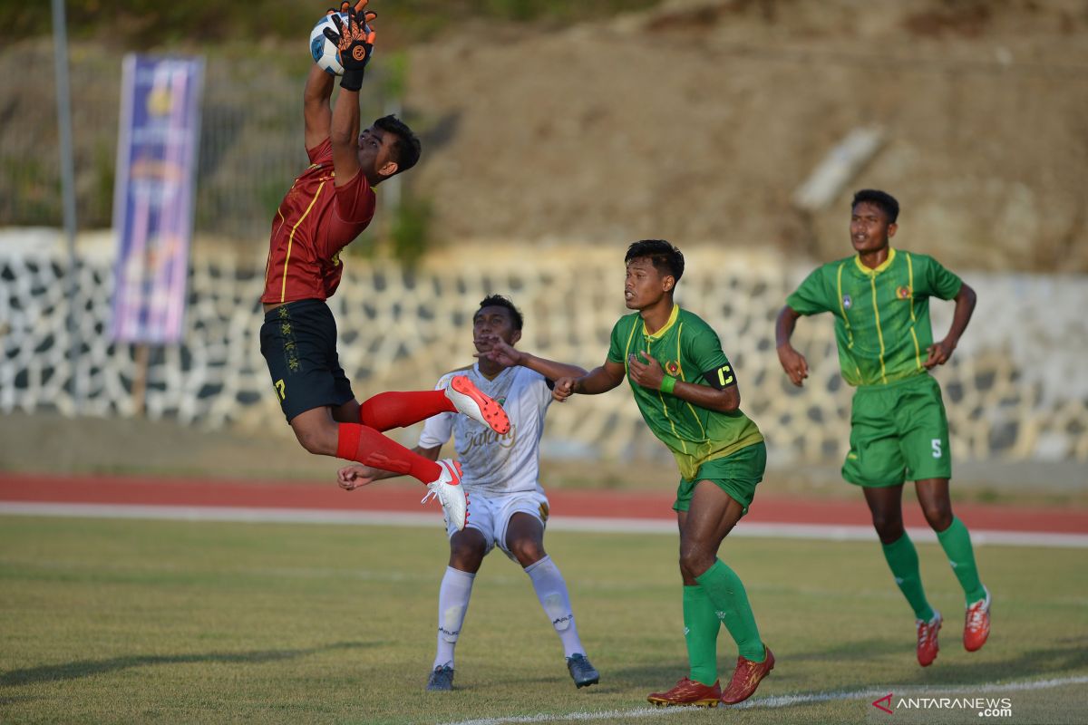 PON Papua -  Tim sepak bola Sulsel dan Sumut berburu kemenangan perdana