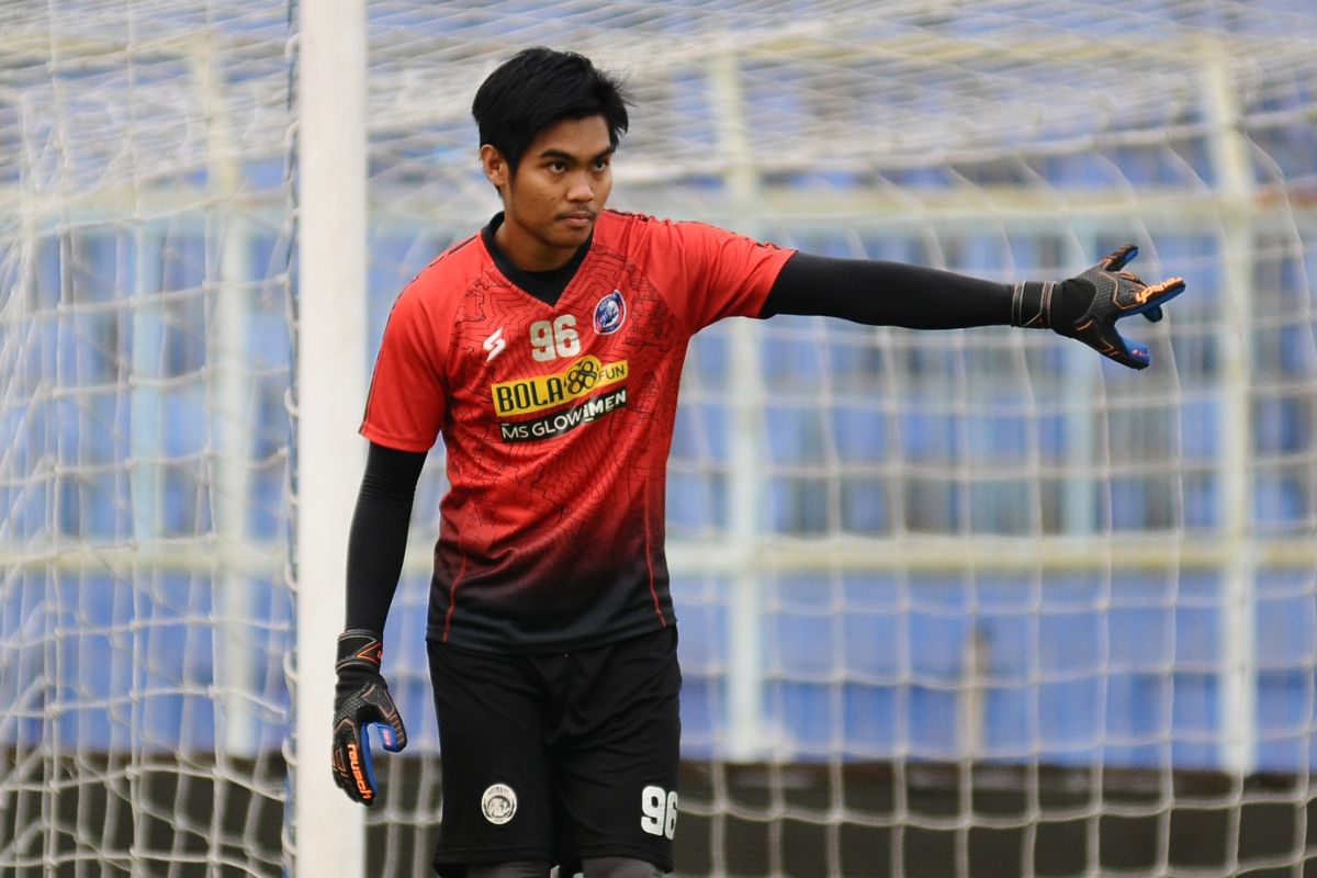 Liga 1: Kiper Arema FC Kartika Ajie dipinjamkan ke Rans Cilegon FC