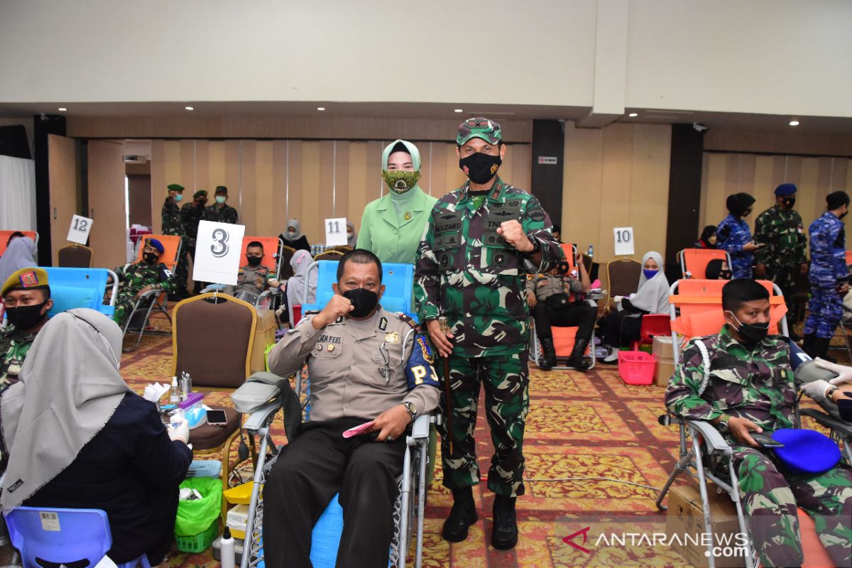 Donor Darah HUT ke-76 TNI di Pekanbaru kumpulkan 62.400 cc