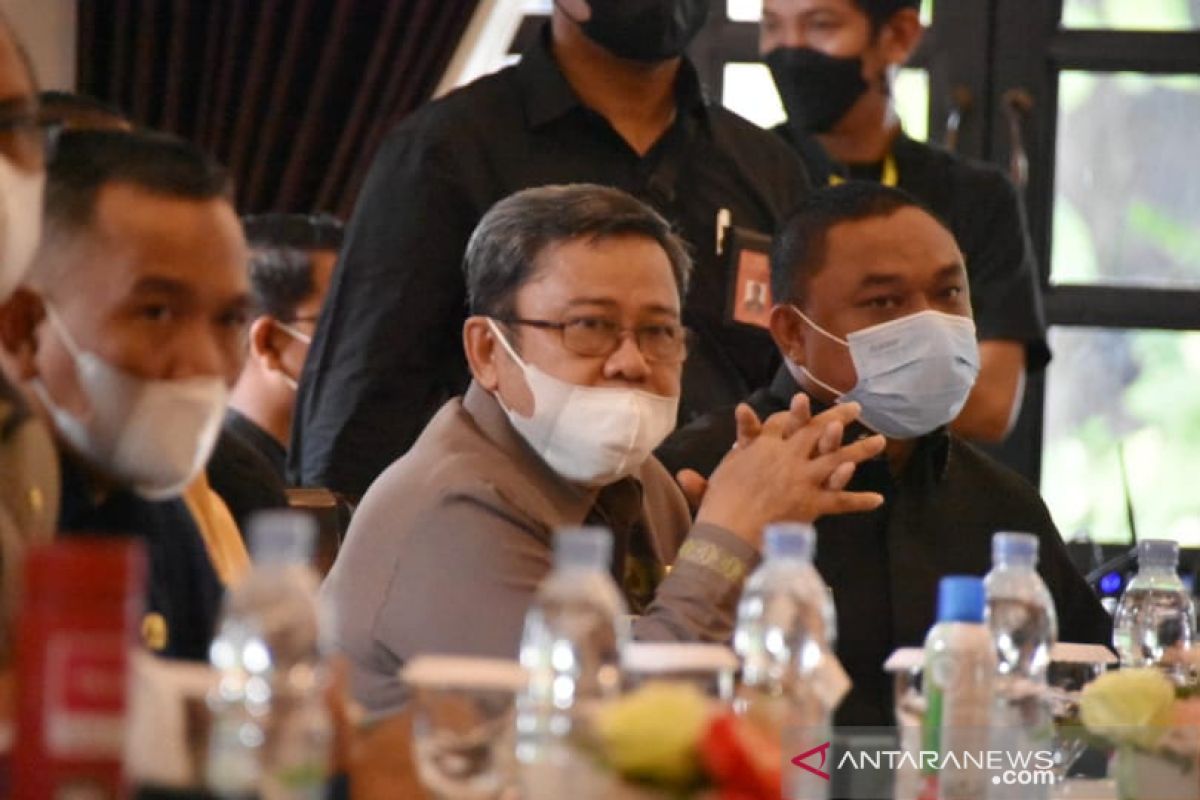 Bupati Gorontalo Utara targetkan penyaluran bansos tuntas Oktober 2021