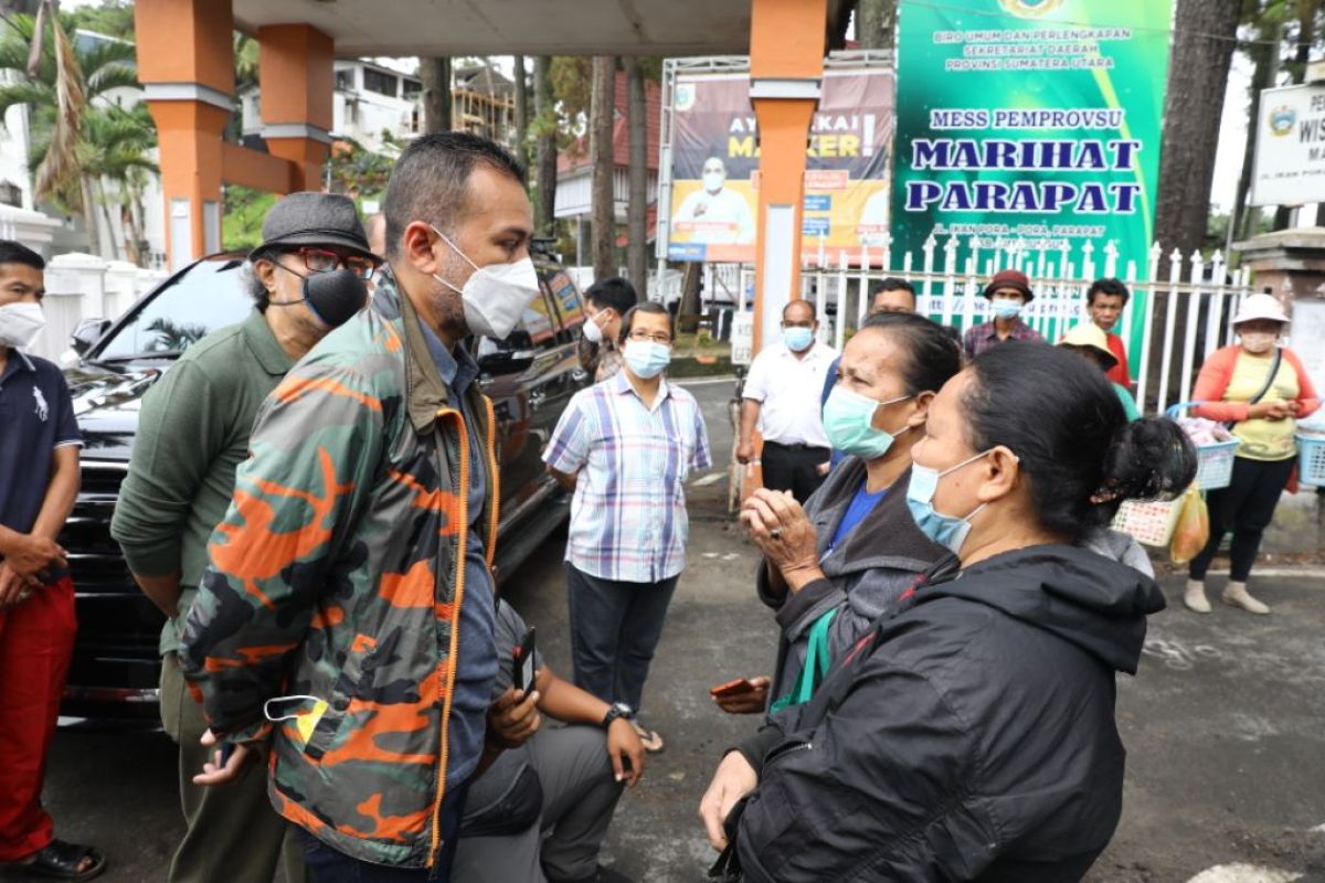 Bertemu Wagub Musa Rajekshah, pedagang kios kaki lima Parapat curhat mengenai relokasi