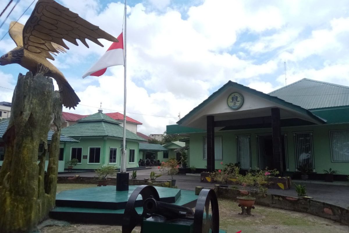 Kodim 0414/Belitung kibarkan bendera setengah tiang peringati G30S/PKI