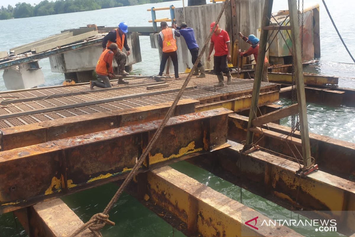Dishub Belitung renovasi jembatan gerak pelabuhan Tanjung RU karena sudah keropos