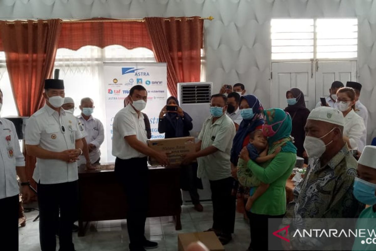 Astra grup Jambi beri 200 sembako ke penyandang disabilitas Kota Jambi