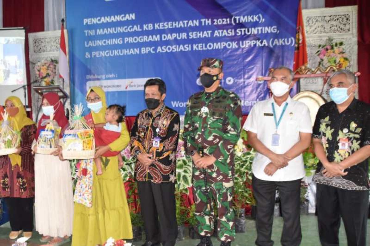 Program TNI Manunggal KB-Kesehatan sasar 909 akseptor