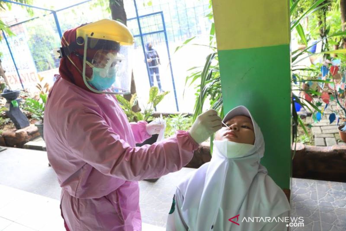 Dinkes: 27 warga dari 15 sekolah di Kota Tangerang positif COVID-19