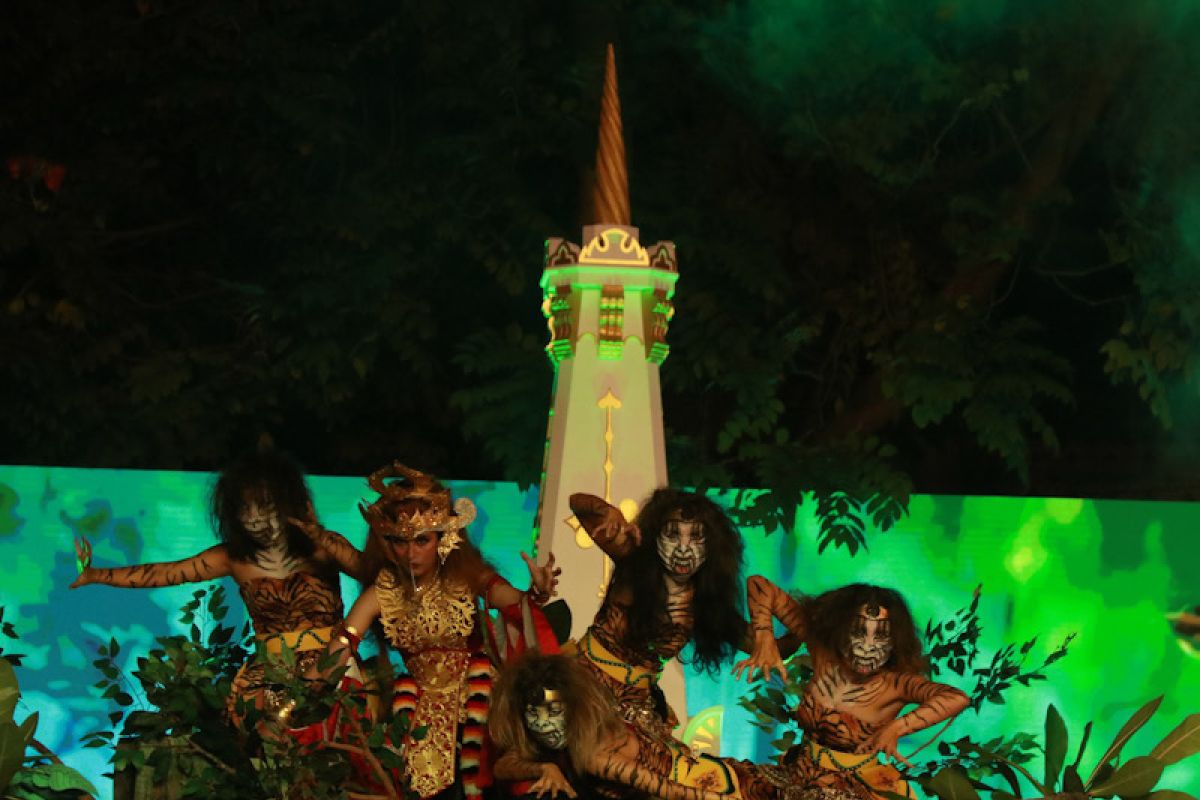 Wayang Jogja Night Carnival contoh pertunjukan "hybrid" di Yogyakarta