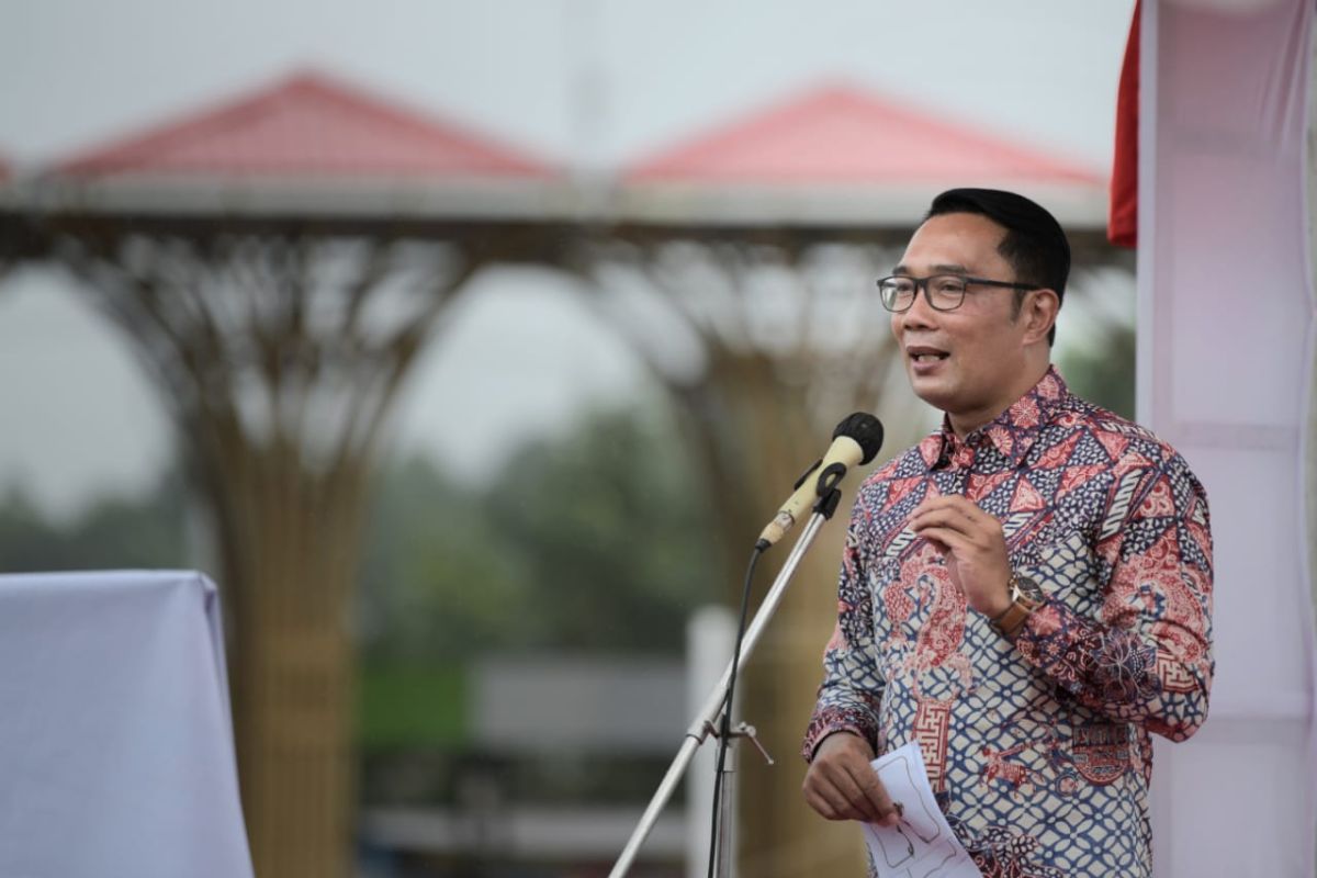 Ridwan Kamil resmikan wajah baru Alun-alun Sorong