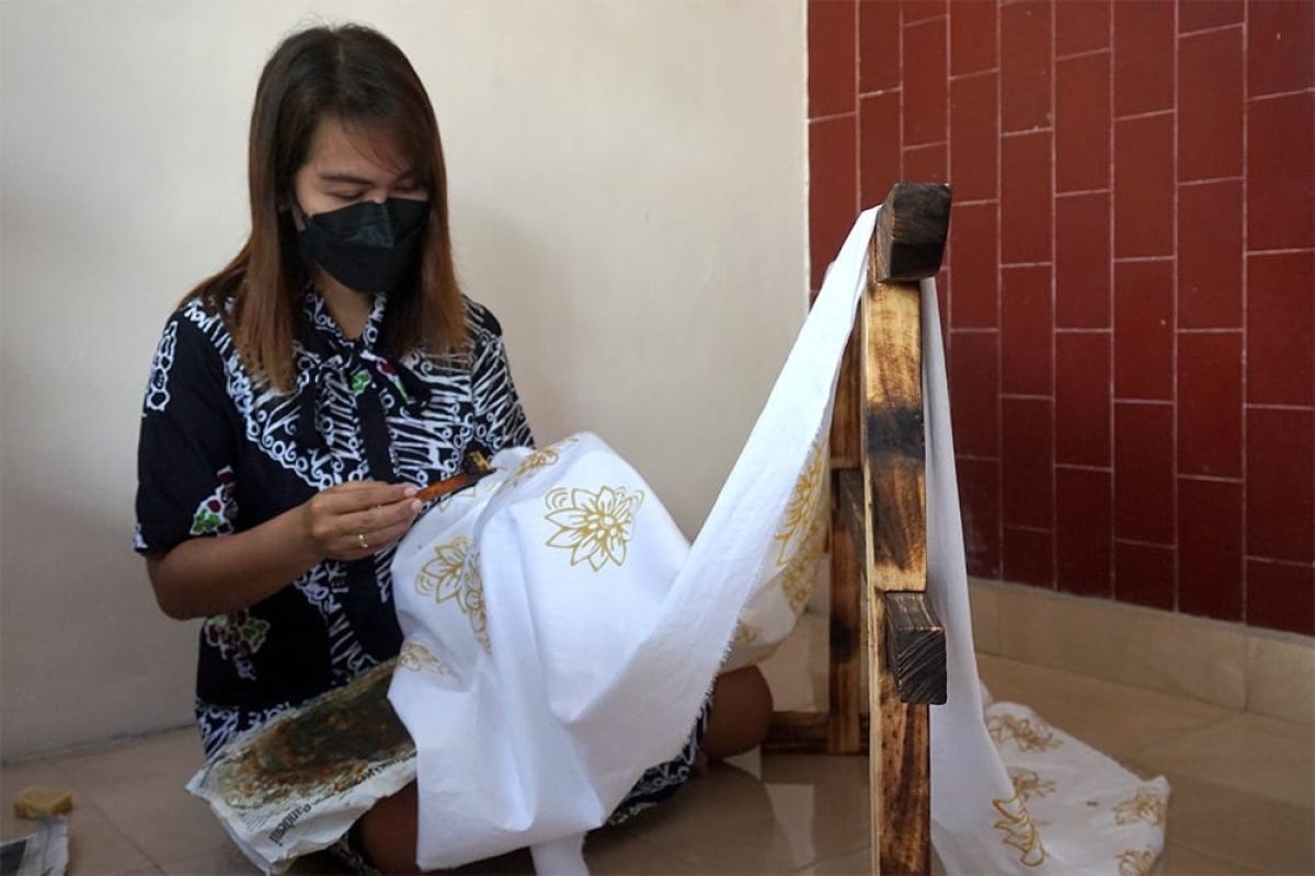 Pemkot Kediri fasilitasi perajin gelar pameran batik