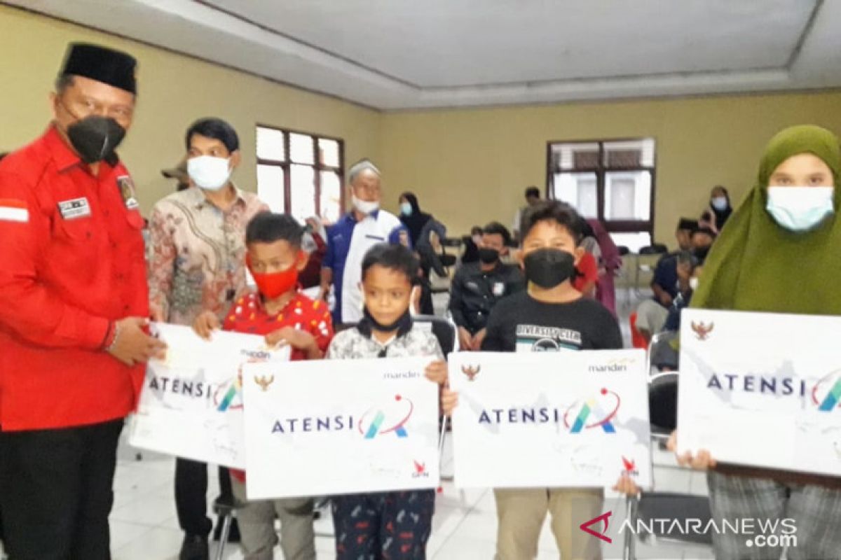 Kemensos salurkan bantuan Atensi anak yatim Rp961 juta di Lampung