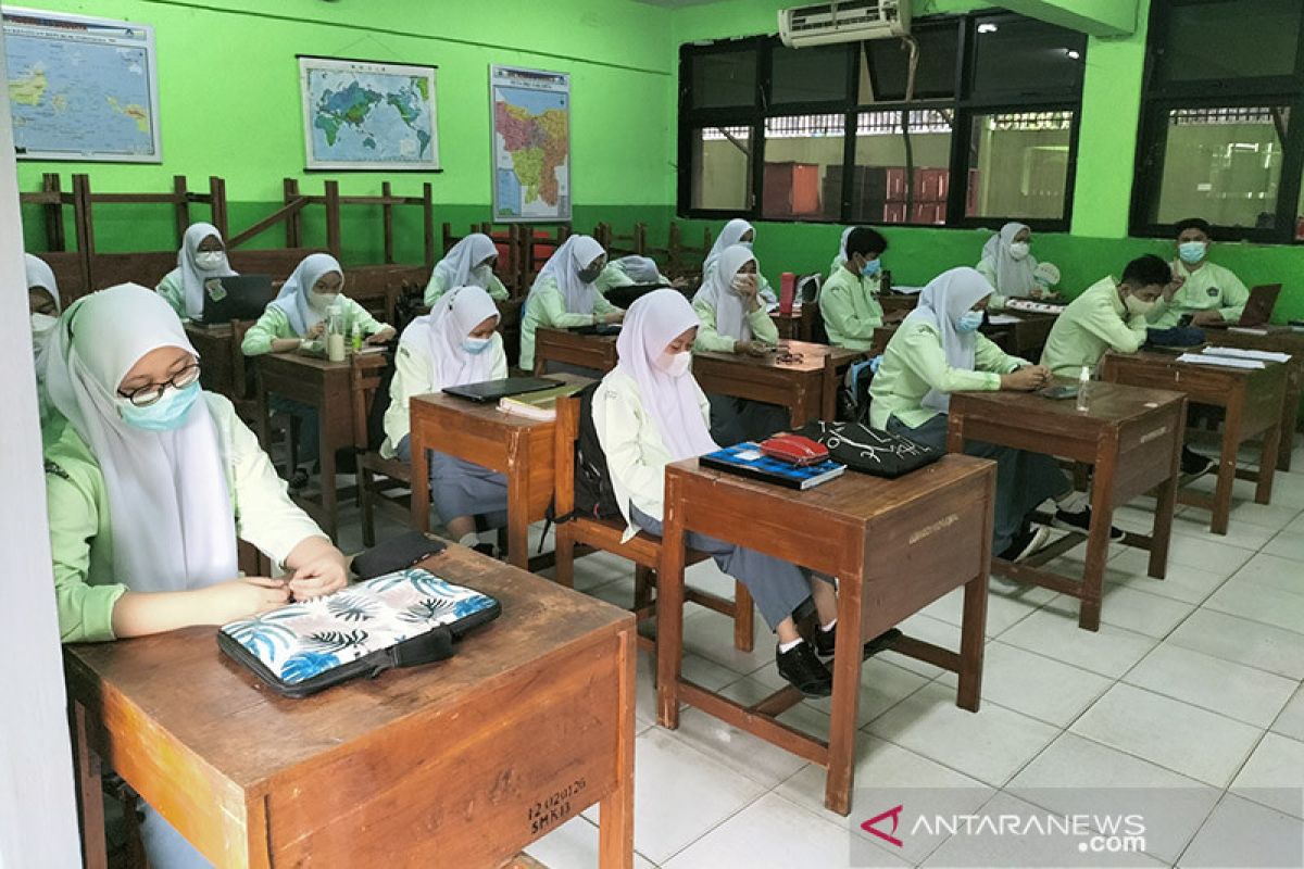 SMKN 35 kembali laksanakan PTM usai siswa dan guru sembuh COVID-19