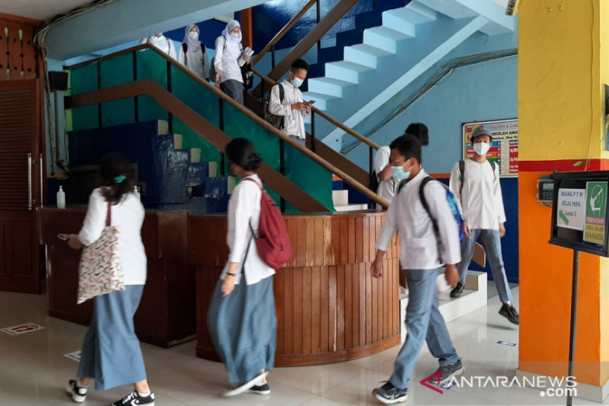 SMA 6 Jakarta wajibkan siswa bawa surat izin orang tua saat PTM