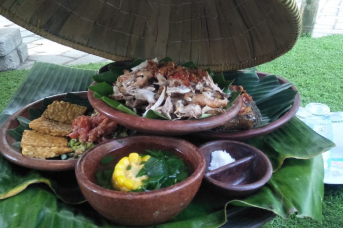 Desa Wisata Bonjeruk sediakan kuliner "Nasi Ayam Merangkat"