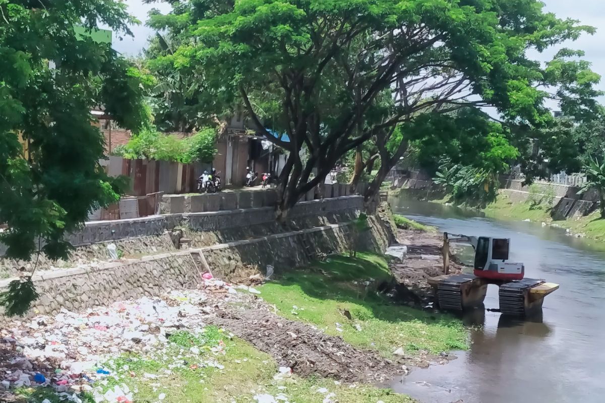 PUPR Mataram gencarkan normalisasi sungai cegah dampak musim hujan