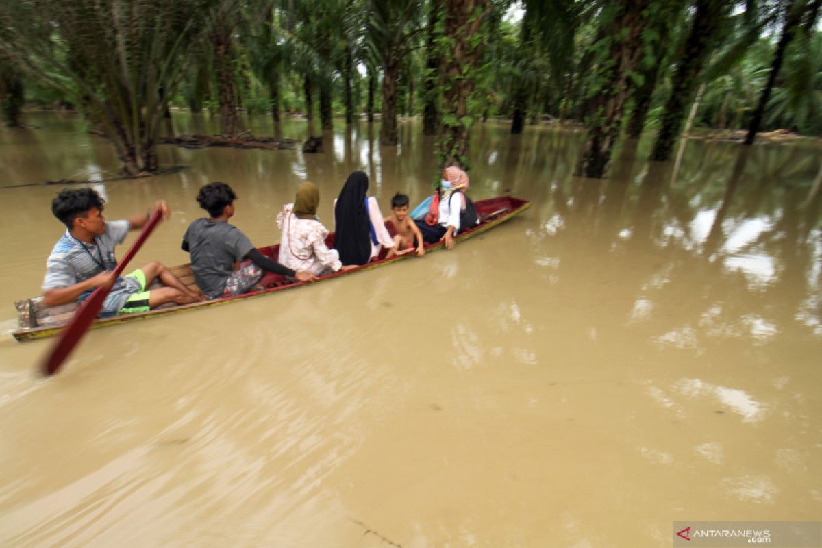 1.853 warga Aceh Utara mengungsi akibat banjir