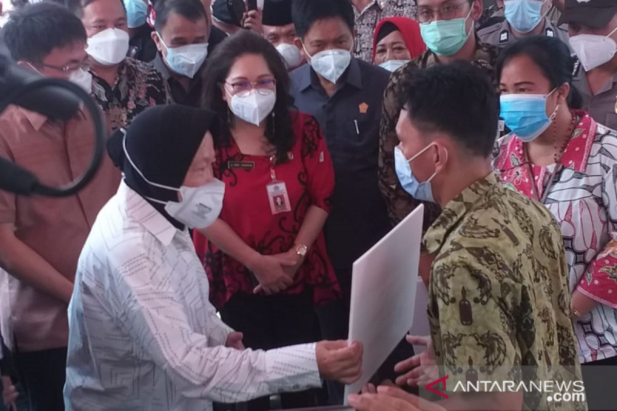 Menteri Risma desak Kartu Keluarga Sejahtera segera didistribusikan