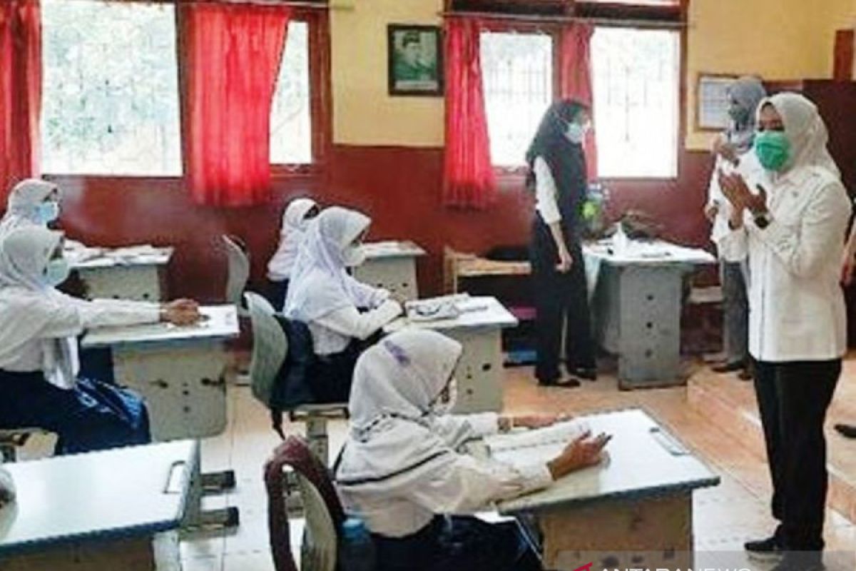 Pemkot Palembang izinkan sekolah lakukan PTM