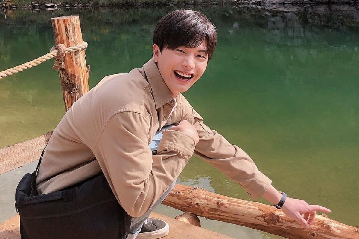 Kemarin, Hari Batik Nasional hingga Sungjae BTOB selesai wamil