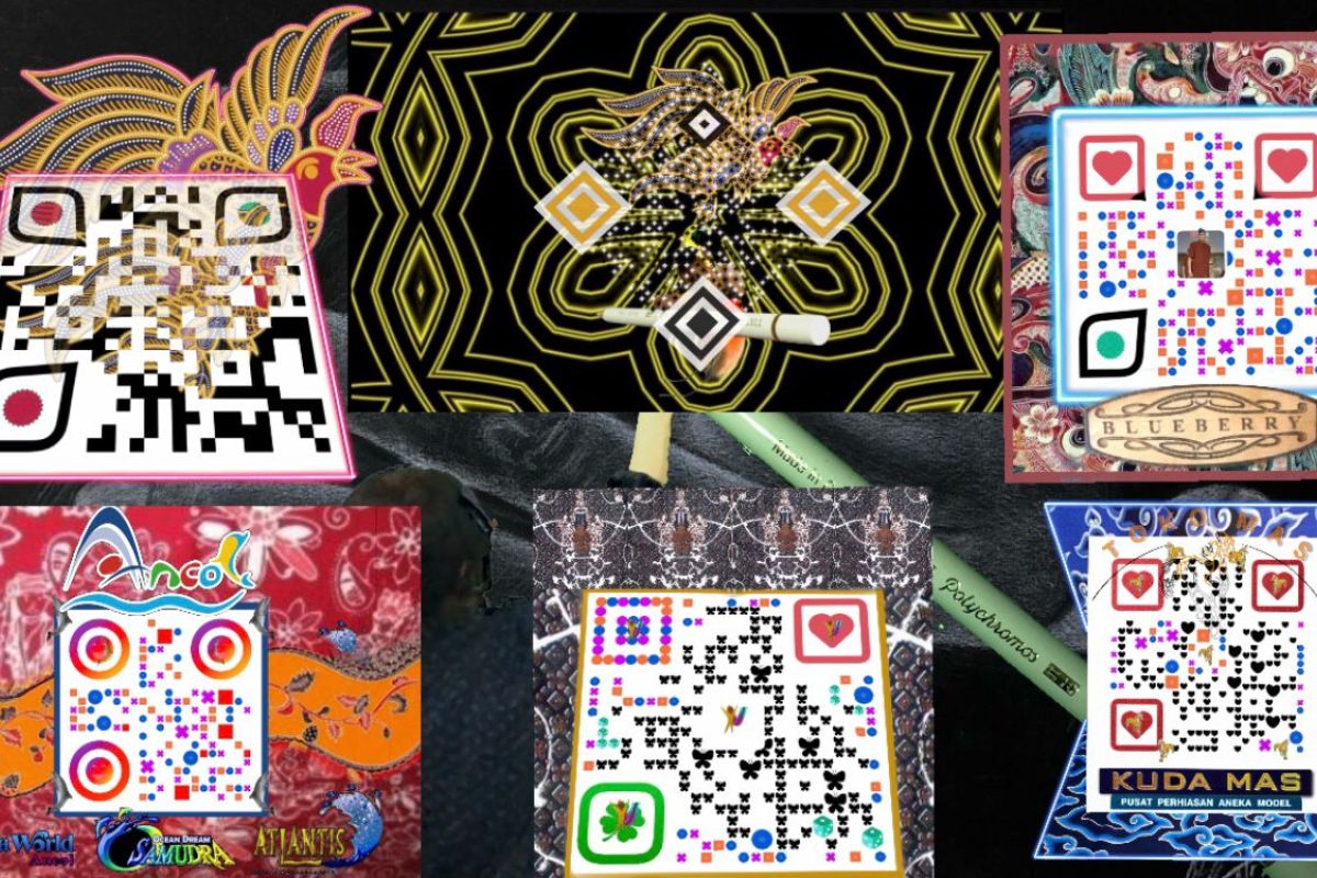 Seniman merancang QR Code bermotif batik